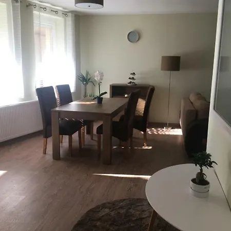 Pisztacia Apartman 埃格尔