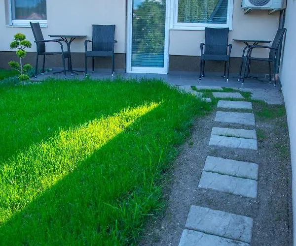 Pisztacia Apartman Apartment *